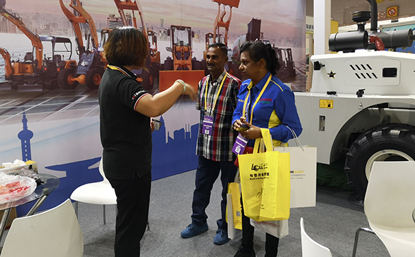 莱工.jpg 莱工.jpg