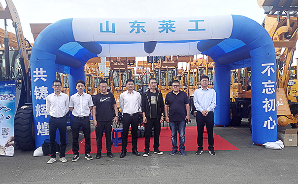 莱工.jpg 莱工.jpg